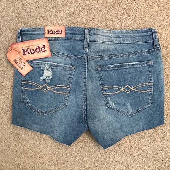 Mudd Distressed Denim Shorty Shorts NEW Womens Size 9 Blue Super Stretch - Picture 3 of 11